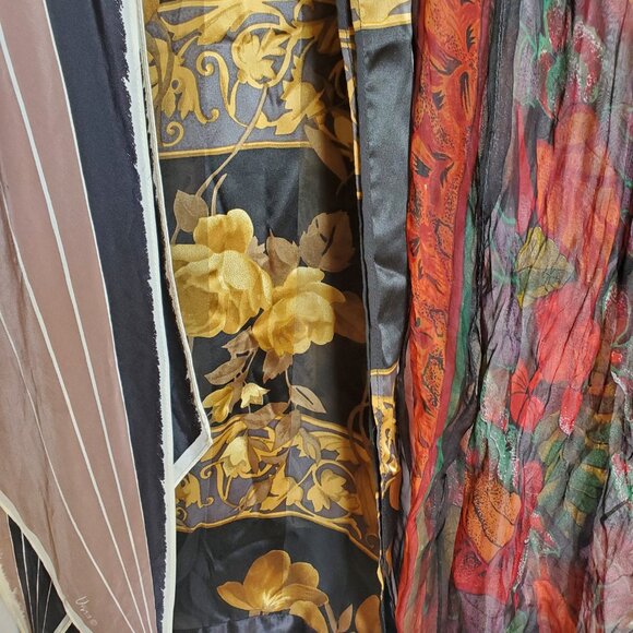 5 rectangular scarves-not silk-1 Christmas 1 Vera - Picture 5 of 6